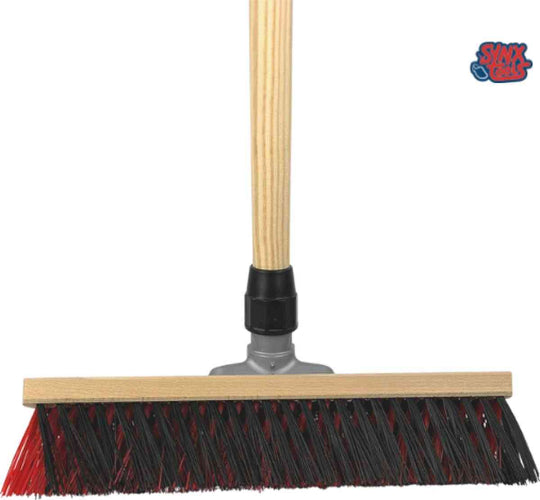 X bezem rood zwart met houten steel 150 cm