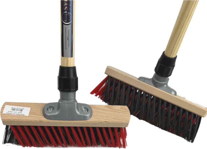 X buiten bezem 30 cm met houten steel 130 cm