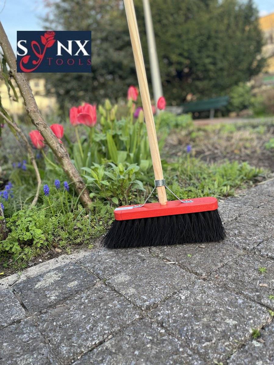 Stadsbezem Colombo 30 cm met natuurvezelharen en houten steel