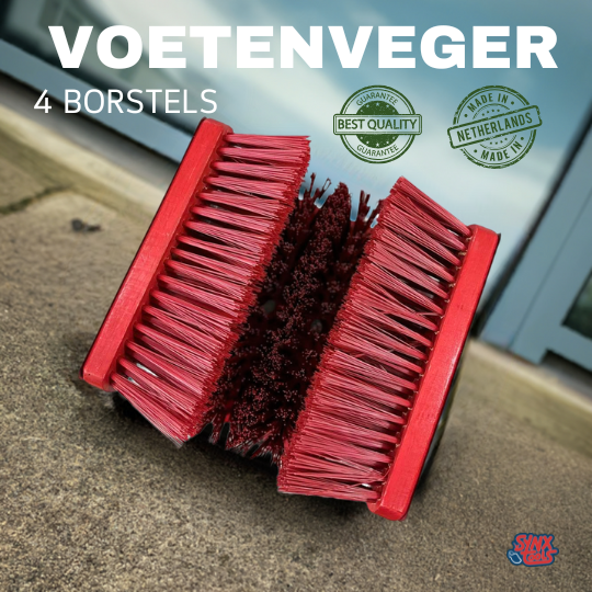 Schoenborstel buiten Synx Tools in actie voor het reinigen van modder en vuil van schoenen en laarzen