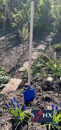 Blauw kinderspade van metaal met houten steel, 75 cm – Synx Tools