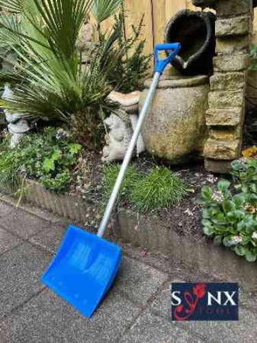 Kinder sneeuwschep blauw van 22 cm met kunststof handgreep
