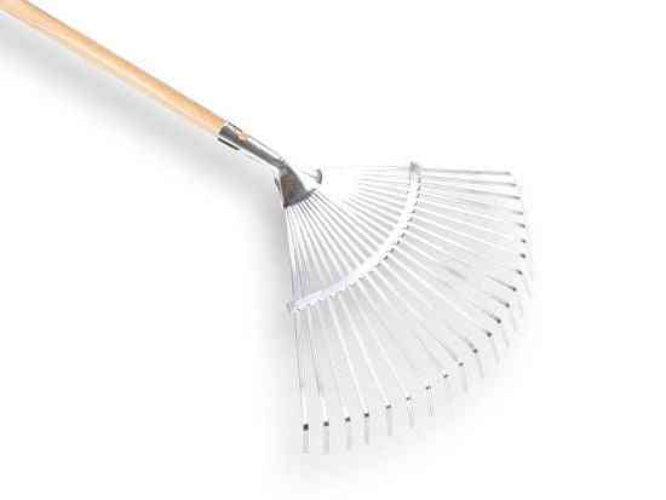 verstelbare gazonhark met 150 cm steel en 22 verenstalen tanden