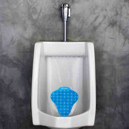 Blauwe urinoirrooster op wc