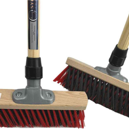 X buiten bezem 30 cm met houten steel 130 cm