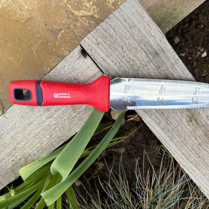 Spear & Jackson Hori Hori multitool met gekartelde snijrand en meetverdeling