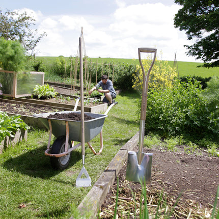 Spear & Jackson Traditional Spade Roestvrijestaal - RVS Spade - Houten Wishbone Steel - Getrede Kop - 10 jaar Garantie