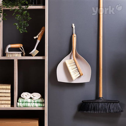 Bamboe bezem binnen met bamboe steel 120 cm en gerecyclede haren – Synx Store