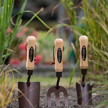 Synx Tools Fugenmesser Edelstahl + Spear &amp; Jackson Elements 3-teiliges Geschenkset - Gartenwerkzeugset - für Damen und Herren - Fugenschaber mit Griff 150cm
