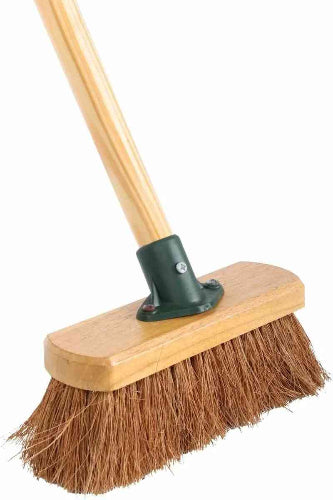 Synx Tools Junior Kinderbezem Cocos Bezem - Bezems / Zaalveger - Buitenspeelgoed - tuinierspeelgoed - Schepjes - Kinderen - Met houten Steel 86cm