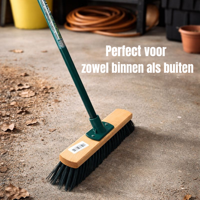 Synx Tools straatbezem groen met houten bezemkop en stevige borstelharen