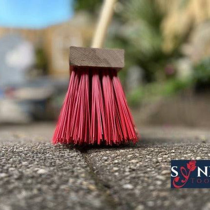 Straatbezem Nylon Rood 50 cm met houten steel 150 cm