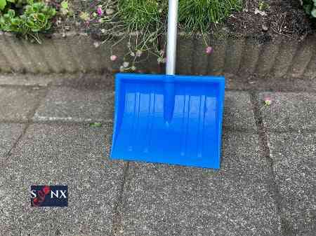 Synx Tools Kindersneeuwschep Bobo Sneeuwschep voor kinderen - Speelgoed sneeuwruimer - Sneeuwruimers - IJs ruimer - Sneeuwscheppen kind - Steel 93cm