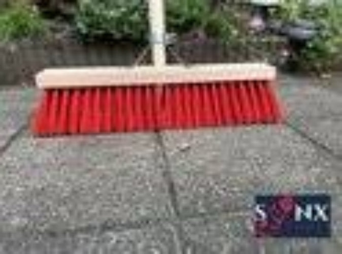Synx Tools Straatbezem Nylon Rood 50cm - Bezems - Vegers - Stadsbezem - Buitenbezem - Tuinartikelen - Bezem met steel 160cm - Buiten bezem - veger