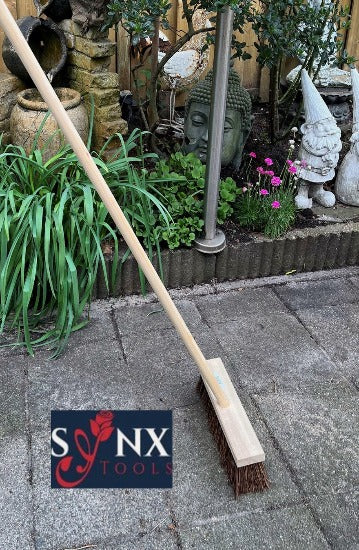 Synx Tools City Besen 30 cm – Outdoor-Besen – inkl. Stiel