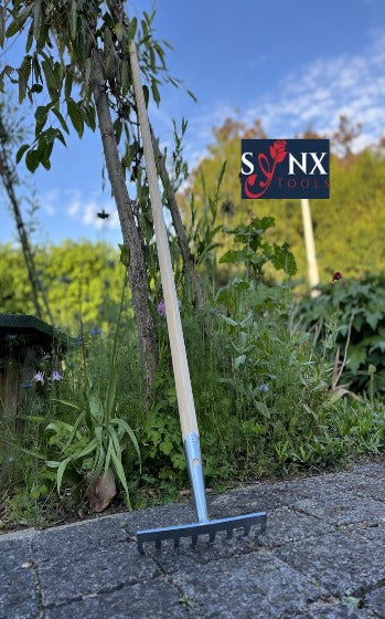 Synx Gartenrechen, 8 Zähne, verzinkt – komplett mit 160 cm langem Stiel