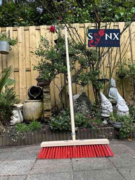 Synx Tools Buitenbezem 60cm - Nylon haren - Bezemsteel 160cm