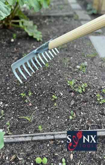 Synx Tools Tuinhark 12 Tanden verzinkt Hark - Harken - Bladharken - Bodembewerkers - Onkruidverwijderaar - Tuinartikelen - Compleet Incl. 160cm steel