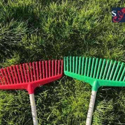kunststof bladhark met 120 cm houten steel en 23 tanden